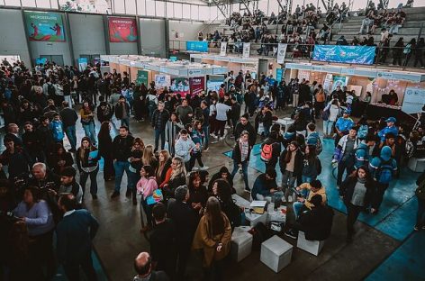 Con la participación de instituciones educativas y estudiantes, se desarrolla la 8ª edición de la Feria Universitaria de Escobar