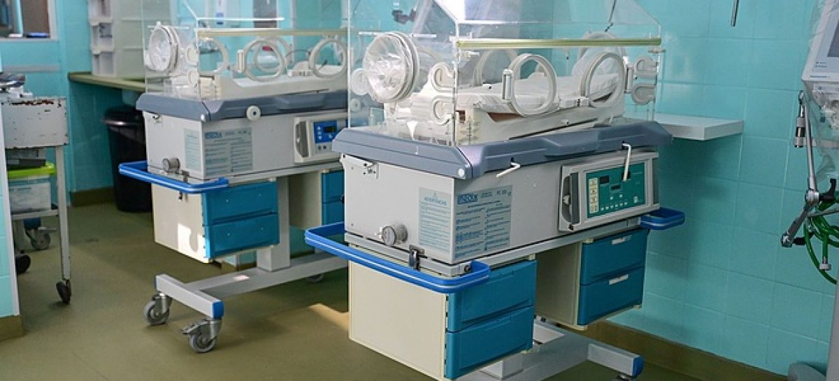 Sujarchuk recorrió las obras de remodelación de Neonatología del Hospital Erill
