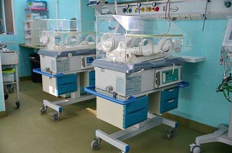 Sujarchuk recorrió las obras de remodelación de Neonatología del Hospital Erill