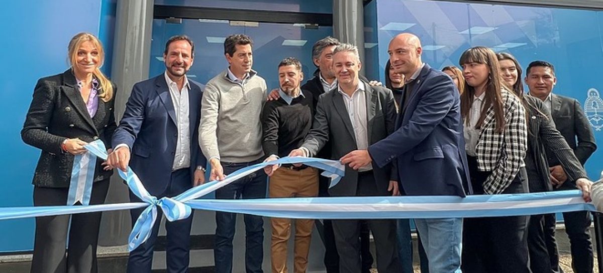Sujarchuk y Wado de Pedro inauguraron la primera oficina de RENAPER en Escobar