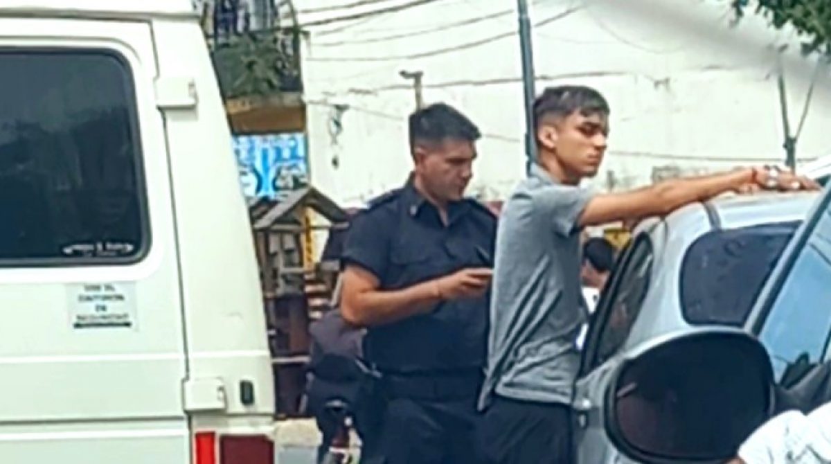 Tensión en ruta 25 (video): el momento exacto en que detienen a dos delincuentes