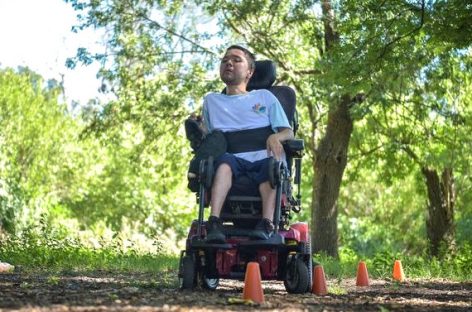 Actividades deportivas para personas con discapacidad en todos los polideportivos del distrito