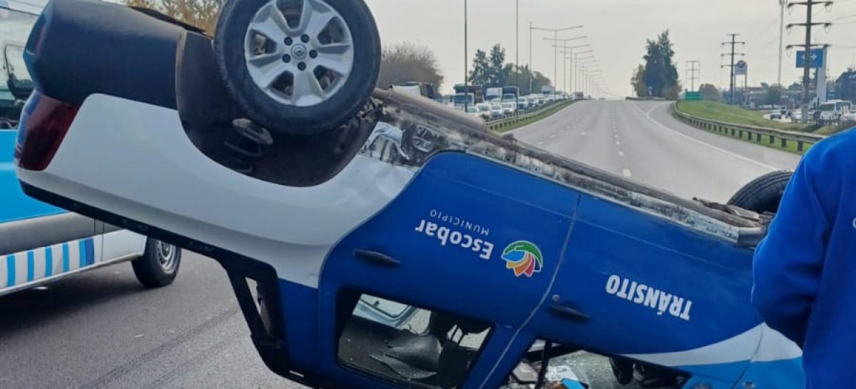 Vuelco de un móvil de tránsito en Panamericana: no hubo heridos graves