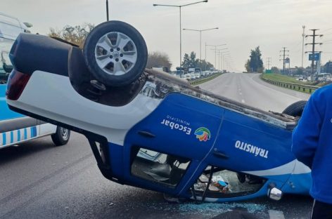 Vuelco de un móvil de tránsito en Panamericana: no hubo heridos graves