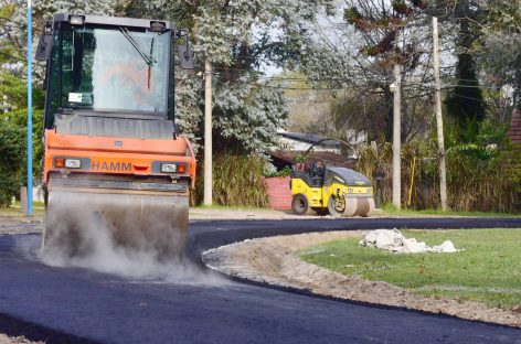 El municipio llevará a cabo la pavimentación de 110 calles en barrios populares del distrito