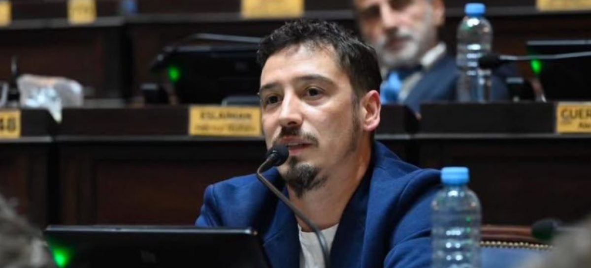 Leo Moreno: “Caputo entrega de rodillas nuestra soberanía y sigue hipotecando el futuro de los argentinos”